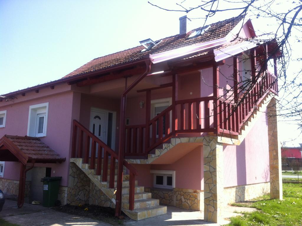 Apartman Anka Ratkovica ภายนอก รูปภาพ