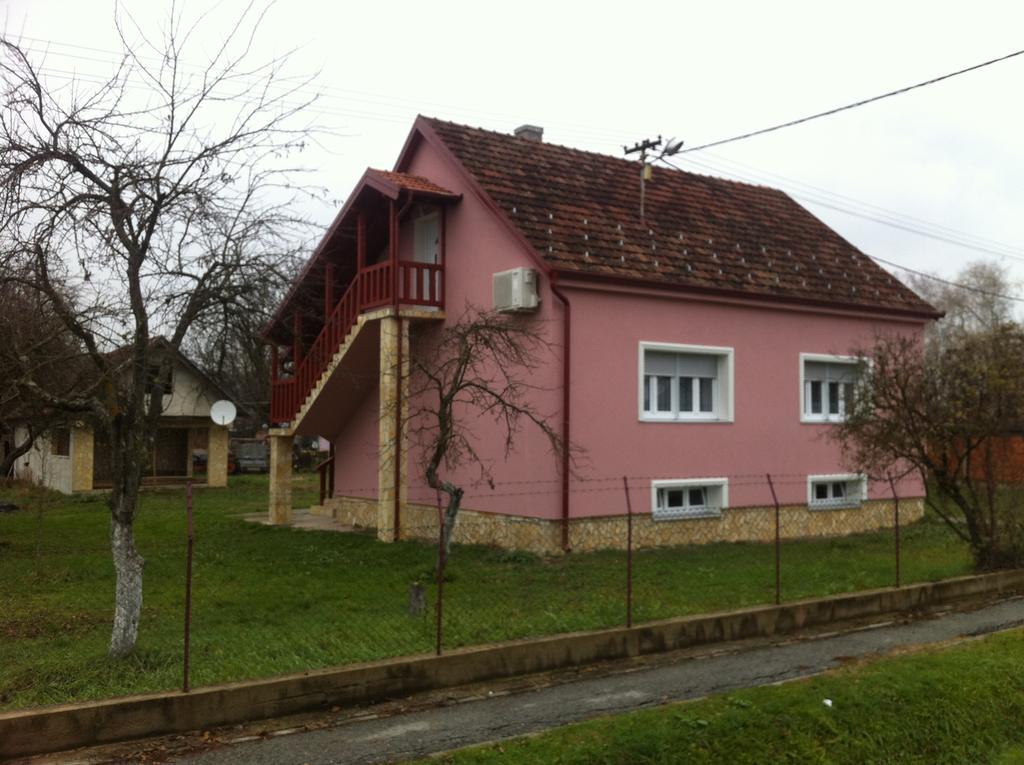 Apartman Anka Ratkovica ภายนอก รูปภาพ