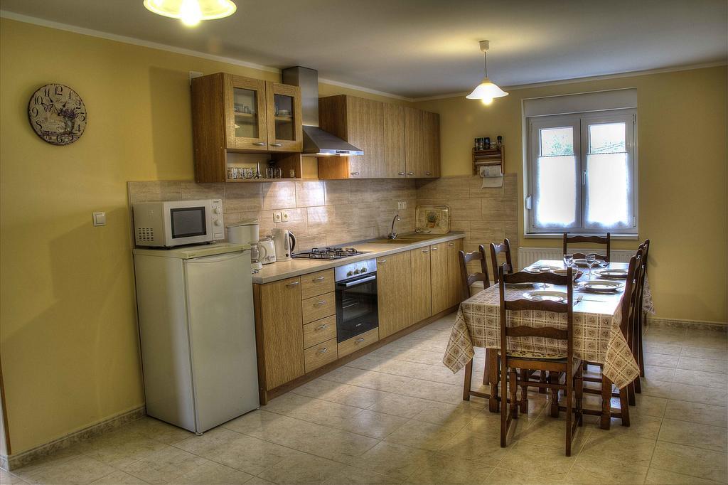 Apartman Anka Ratkovica ภายนอก รูปภาพ