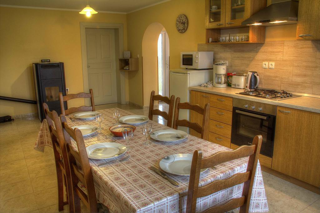 Apartman Anka Ratkovica ภายนอก รูปภาพ
